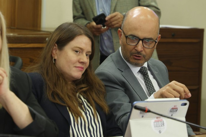 Comision de Constitucion despacho a Sala proyecto que permite votacion separada de acusaciones constitucionales