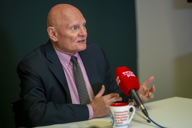 Archivo - El nuevo presidente de GSMA Ltd., John Hoffman