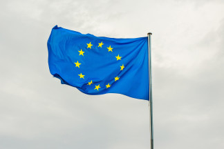 Archivo - Bandera de la Unión Europea.