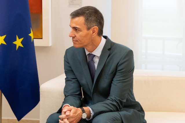 El presidente del Gobierno, Pedro Sánchez, preside el acto de imposición de la Encomienda de número de la Orden del Mérito Civil a la relatora especial de las Naciones Unidas para los territorios Palestinos Ocupados, a 7 de mayo de 2026, en Madrid (España