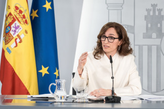 La ministra de Sanidad, Mónica García, durante una rueda de prensa, en el Complejo de la Moncloa, a 6 de mayo de 2026, en Madrid (España). Los ministros comparecen para informar de la reunión de s