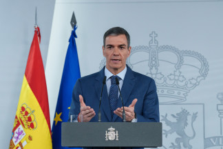 Archivo - El presidente del Gobierno, Pedro Sánchez, durante una rueda de prensa posterior al Consejo de Ministros extraordinario, en el Palacio de la Moncloa, a 20 de marzo de 2026, en Madrid (Espa�