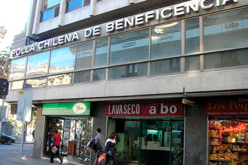 PollaChilena Fachada (2)
