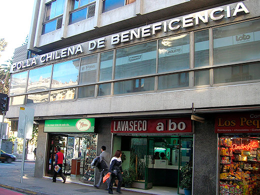 PollaChilena Fachada (2)