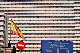 Fachada del Hospital Gómez Ulla, a 11 de mayo de 2026, en Madrid (España). García ha alertado del despido inminente de 200 trabajadores temporales en el Hospital Gómez Ulla.