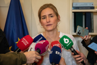 Archivo - La vicepresidenta tercera y ministra para la Transición Ecológica y el Reto Demográfico, Sara Aagesen, atiende a los medios tras un encuentro con agentes del sector gasista.