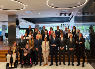 Federación de Familias de Cáncer Infantil recibe 80.000 euros de Ibercaja para 'el seguimiento a largos supervivientes'
