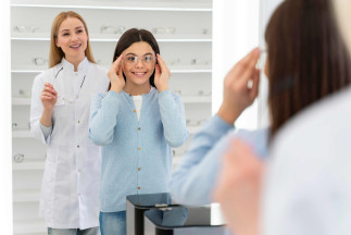 Archivo - óptico-optometrista, visión, gafas.
