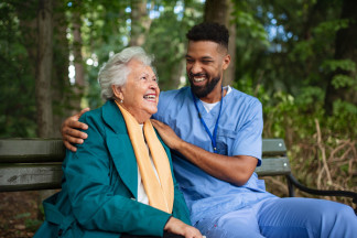 La mitad de sanitarios señala que IA permite atender a 8 pacientes más semanales, según el 'Philips Future Health Index'