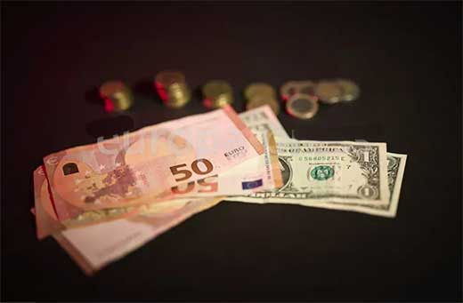 EUR