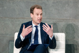 El vicepresidente del Consejo de Supervisión del BCE, Frank Elderson, durante la jornada 'Competitividad para el Crecimiento: La Oportunidad de Europa', en el Auditorio Rafael del Pino, a 19 de junio