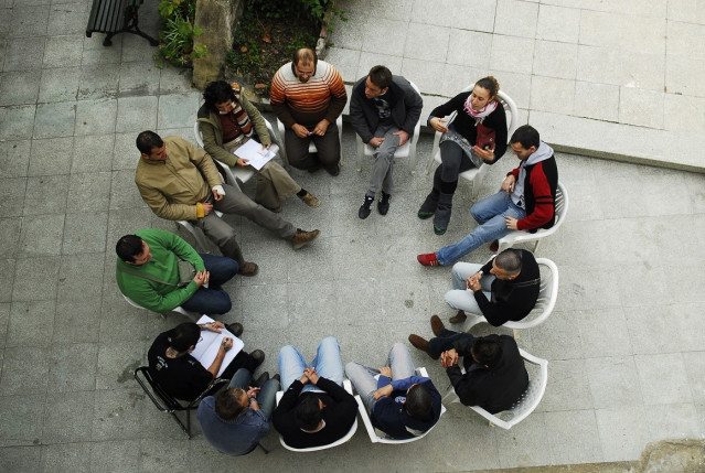 Archivo - Terapia de grupo proyecto hombre