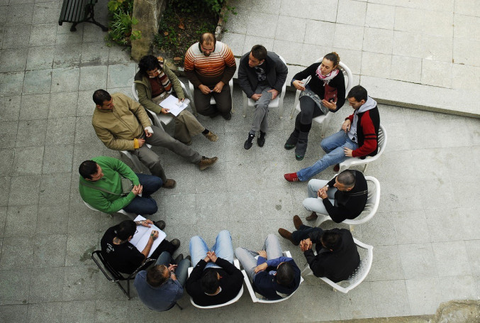 Archivo - Terapia de grupo proyecto hombre