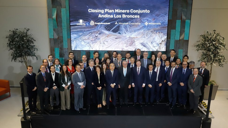 Codelco firma AngloAmerican045