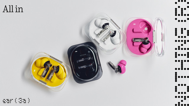 Los auriculares inalámbricos Nothing Ear (3a) en los colores amarillo, negro, blanco y rosa