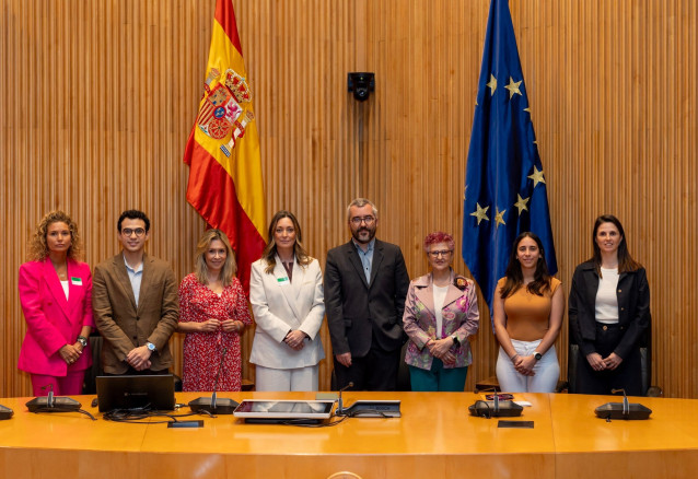 Foto de familia en la jornada de presentación del informe 'Actuar a tiempo frente a las enfermedades no transmisibles'.