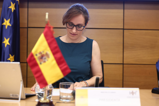 La ministra de Sanidad, Mónica García, ofrece declaraciones a la prensa tras la reunión del pleno del CISNS, a 10 de julio de 2026, en Madrid (España). Esta reunión tiene el objetivo de desbloquear importantes partidas presupuestarias y abordar diversas r