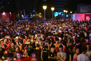 Aficionados de la Selección Española durante la celebración del partido entre España y Bélgica del Mundial de fútbol 2026, a 10 de julio de 2026, en Madrid (España). España y Bélgica se enfre