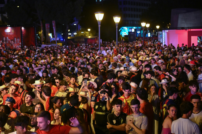 Aficionados de la Selección Española durante la celebración del partido entre España y Bélgica del Mundial de fútbol 2026, a 10 de julio de 2026, en Madrid (España). España y Bélgica se enfre