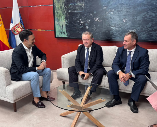 Reunión con el vicepresidente del Cabildo de Tenerife, Lope Afonso y Pedro González