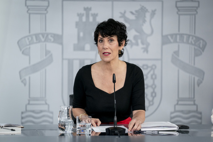 La ministra de Inclusión, Seguridad Social y Migraciones y portavoz del Gobierno, Elma Saiz, durante la rueda de prensa tras el Consejo de Ministros, a 14 de julio de 2026, en Madrid (España). El Co