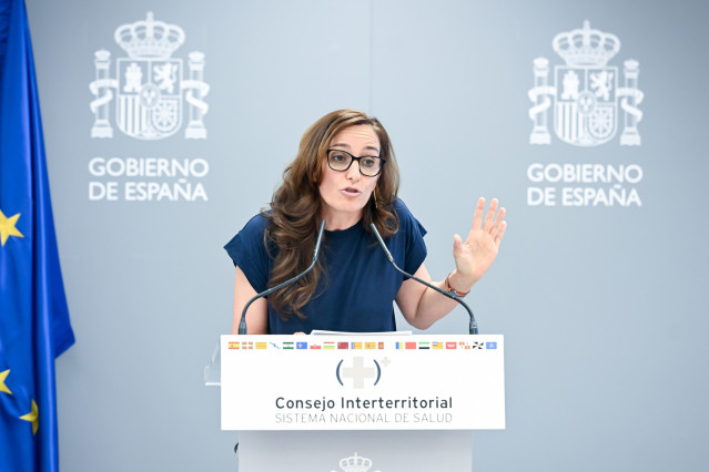 La ministra de Sanidad, Mónica García, durante una rueda de prensa para informar sobre las medidas de gestión pública adoptadas, a 22 de julio de 2026, en Madrid (España). Mónica García, comparece ante los medios de comunicación tras presidir el pleno del