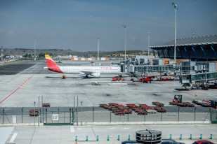 Archivo - Aviones de Iberia  a 13 de marzo de 2026, en Madrid (España).