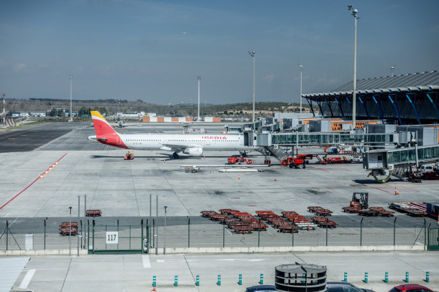 Archivo - Aviones de Iberia  a 13 de marzo de 2026, en Madrid (España).