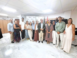 Una delegación del CGCOF se desplaza a Ceuta y muestra su apoyo a los farmacéuticos ante la crisis humanitaria