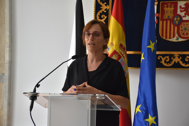 La ministra de Sanidad, Mónica García, ofrece declaraciones a los medios tras su reunión con el presidente de Ceuta, a 16 de agosto de 2026, en Ceuta (España). La ministra de Sanidad visita la Ciudad Autónoma de Ceuta para conocer de primera mano la situa