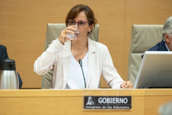 La ministra de Sanidad, Mónica García, comparece a petición propia ante la Comisión de Sanidad, en el Congreso de los Diputados, a 27 de agosto de 2026, en Madrid (España). La intervención tiene