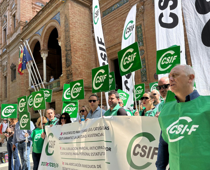 Archivo - Concentración de CSIF-A en Sevilla, para reclamar mejoras en el Estatuto Marco.