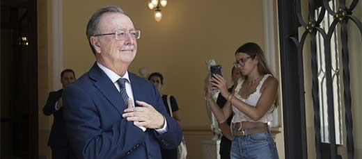 V