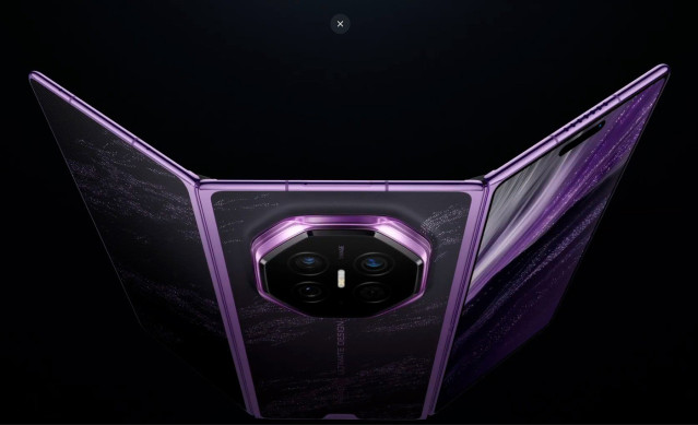 Imagen promocional del Huawei Mate XT 2.