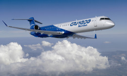 Archivo - Avión CRJ1000 de Bombardier.