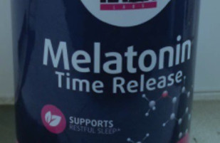 Archivo - Consumo retira del mercado complemento alimenticio 'Melatonin Time Release' por elevado contenido de melatonina