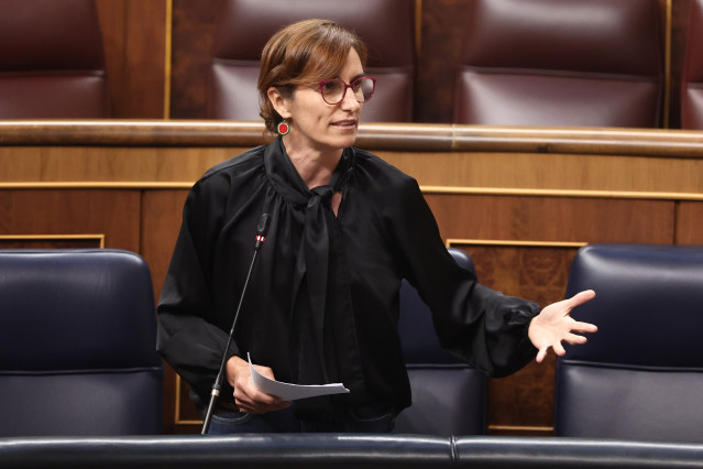 La ministra de Sanidad, Mónica García, interviene durante una sesión plenaria en el Congreso de los Diputados, a 9 de septiembre de 2026, en Madrid (España).