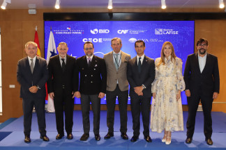 Foto de familia del II Foro de Inversiones de Panamá, celebrado en la sede de la Confederación Española de Organizaciones Empresariales (CEOE).