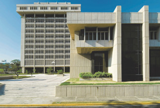 Archivo - Sede del Banco Central de la República Dominicana.