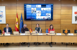 La ministra de Sanidad, Mónica García (2d), el secretario de Estado de Sanidad, Javier Padilla (2i), la subsecretaria de Sanidad, Ana María Sánchez Hernández (d), y el consejero de Salud del Paí