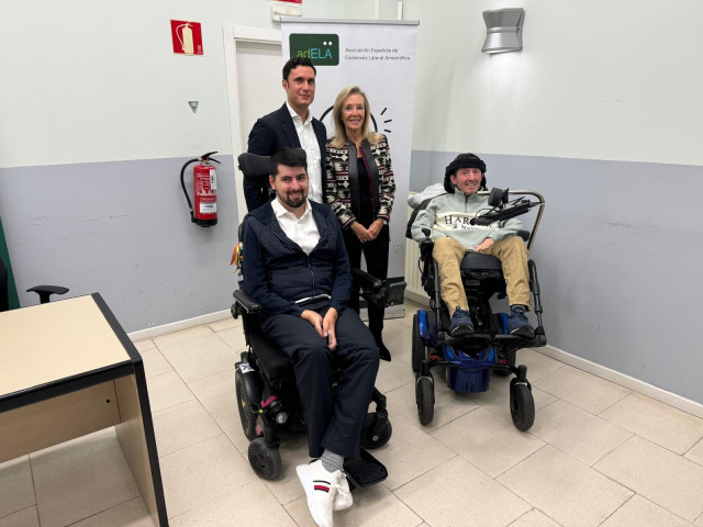 ElevenLabs y adELA se unen para que el paciente de ELA con afectación de la voz pueda preservarla con la IA