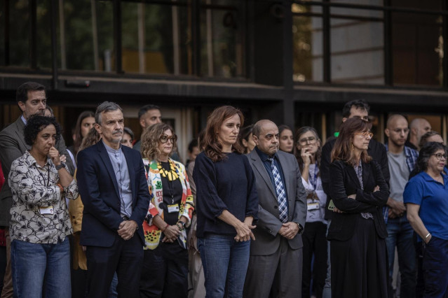 El Ministerio Sanidad guarda un minuto de silencio por las víctimas del accidente ferroviario en Toledo