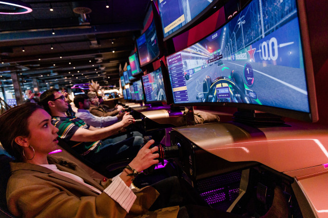 Archivo - Instalaciones de F1 Arcade Madrid.