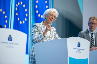 Archivo - ECB President Christine Lagarde explains the Governing Council's monetary policy decisions and answers questions from journalists at the Governing Council press conference held on 29 October