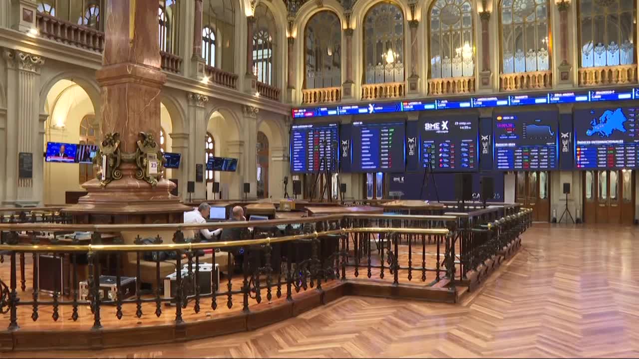 El Ibex 35 se hunde un 2% con los bancos en caída libre por la amenaza de Trump
