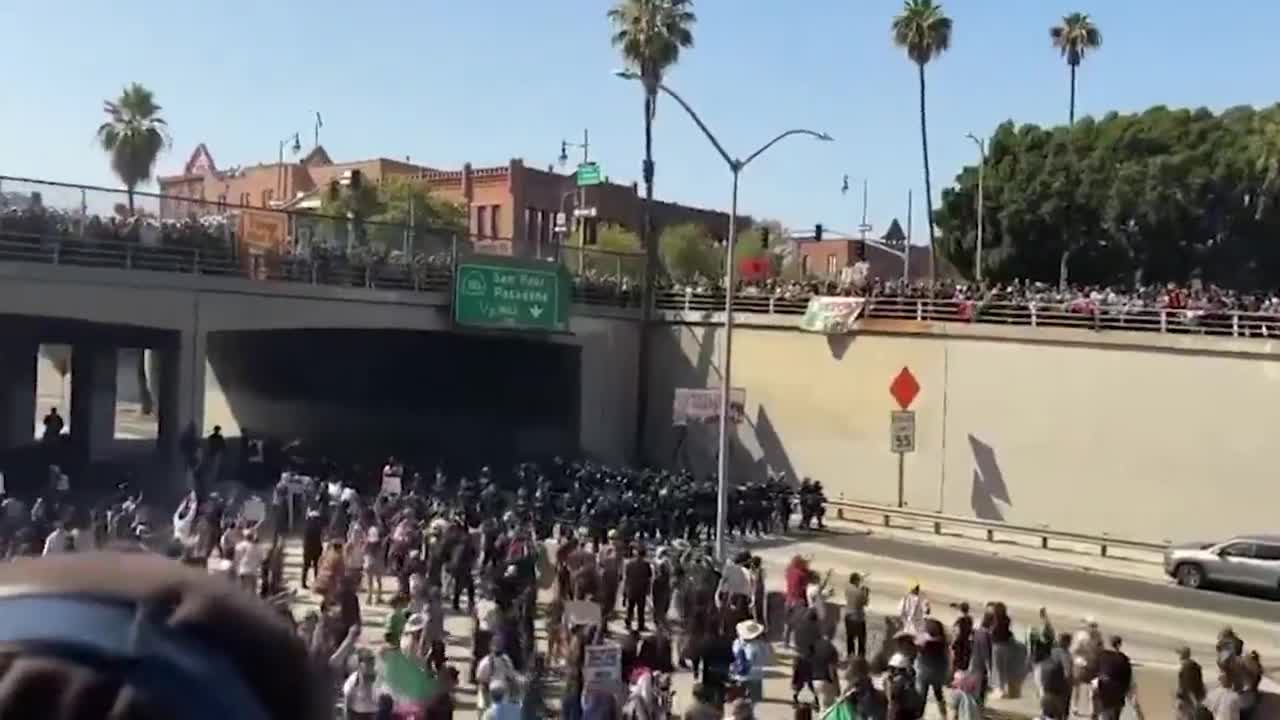 Decretado un toque de queda en el centro de Los Ángeles tras la detención de 197 personas