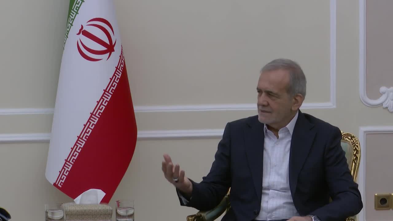 El presidente de Irán promulga la ley para suspender la cooperación con el OIEA