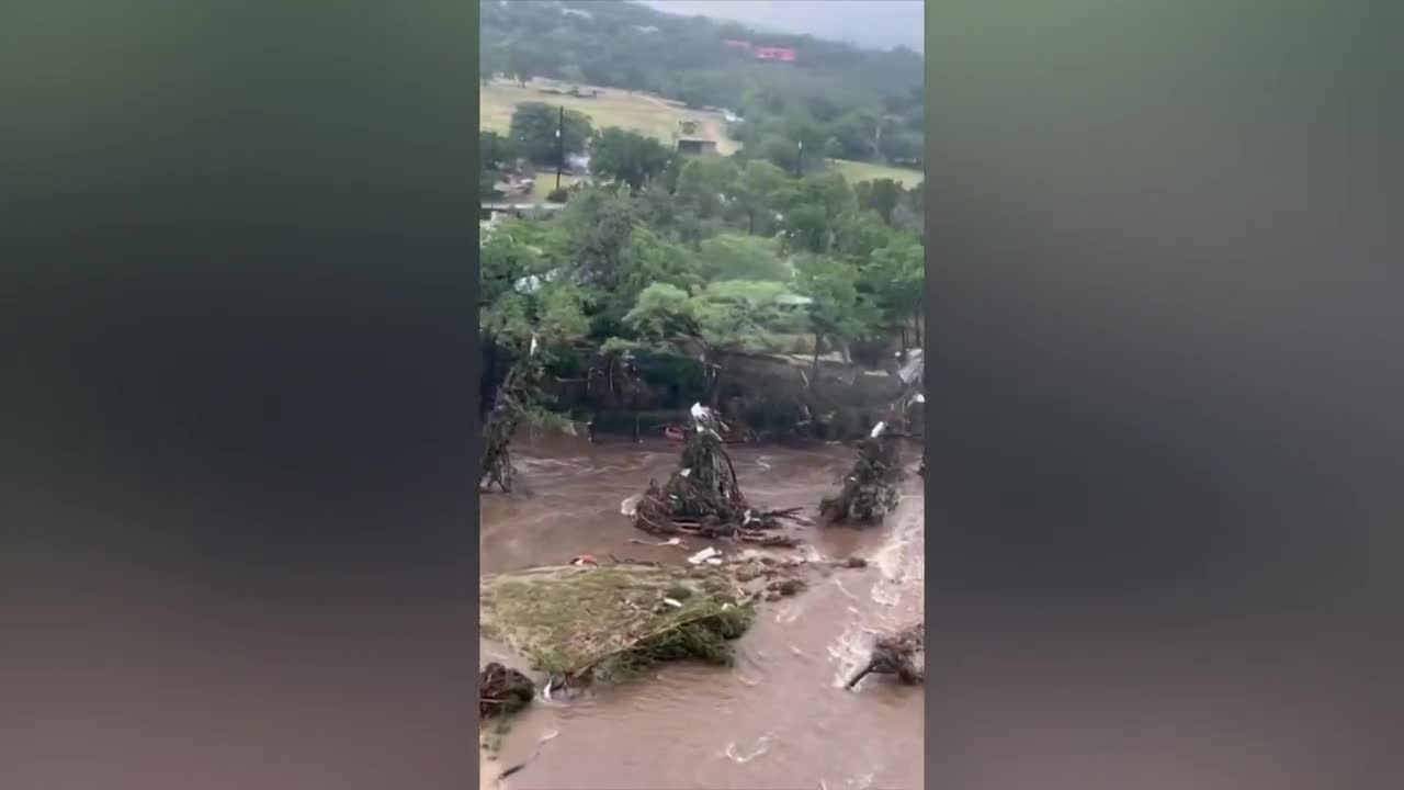 Las inundaciones en Texas dejan ya 52 muertos, entre ellos 15 niños, y decenas de desaparecidos