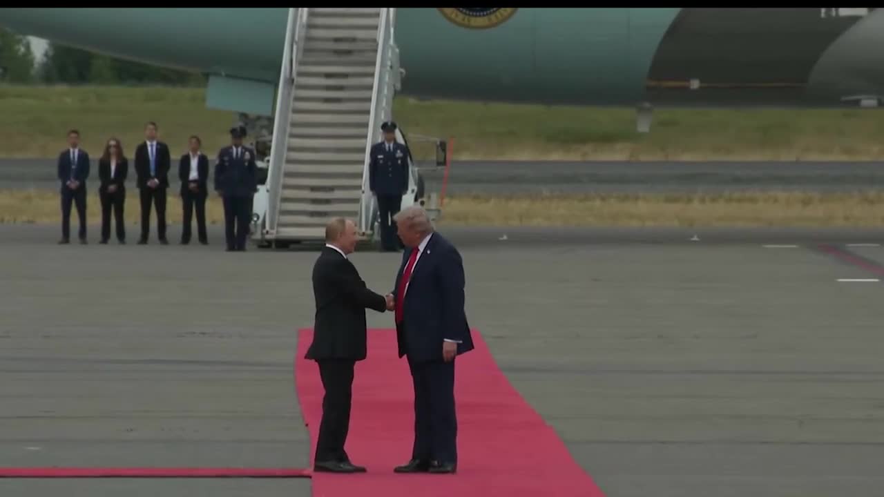 Trump mantiene una 