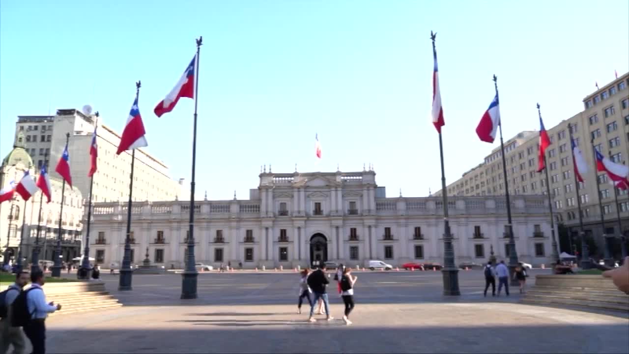 Los ciudadanos chilenos comienzan a votar en la primera vuelta de las elecciones presidenciales